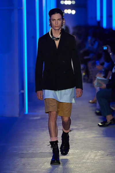 Look 1